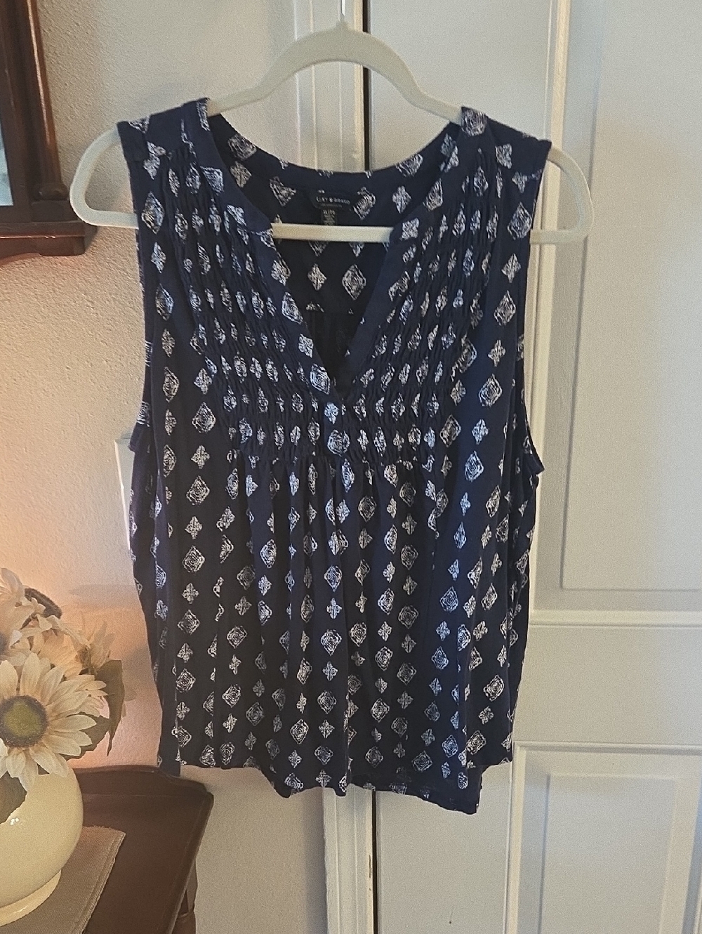 Lucky Brand Navy and White Printed Smocked Camisole Sz XL